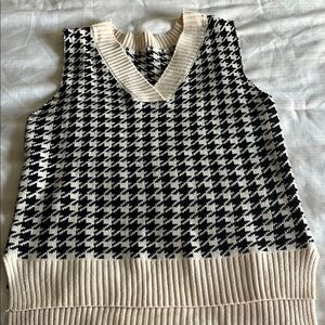 Black and White Houndstooth V-Neck Sweater